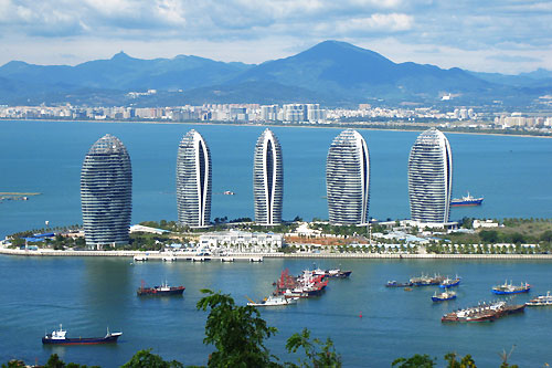 三亚常驻人口有多少_推荐 接下来半年想要旅行能去哪里 看这一篇就够了